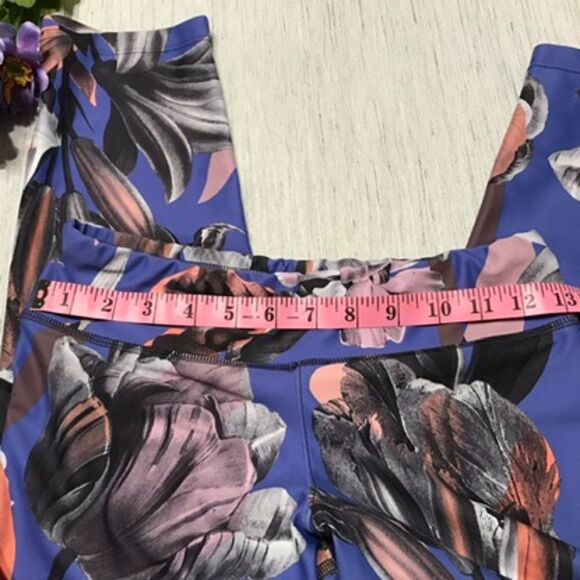 NUX Extra Small Leggings - Picture 3 of 5